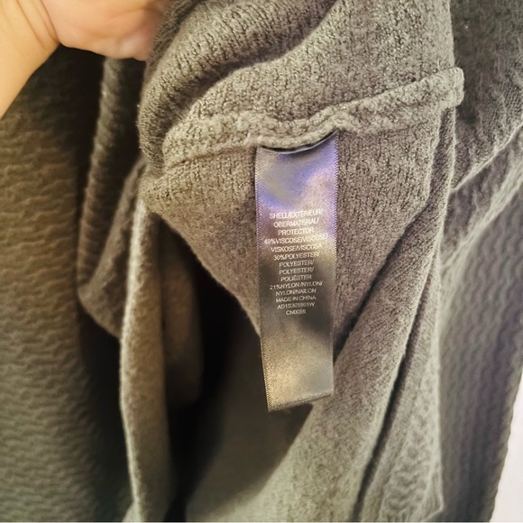 Adrianna Papell Women’s V-Neck Sweater Size 1X - Picture 6 of 6